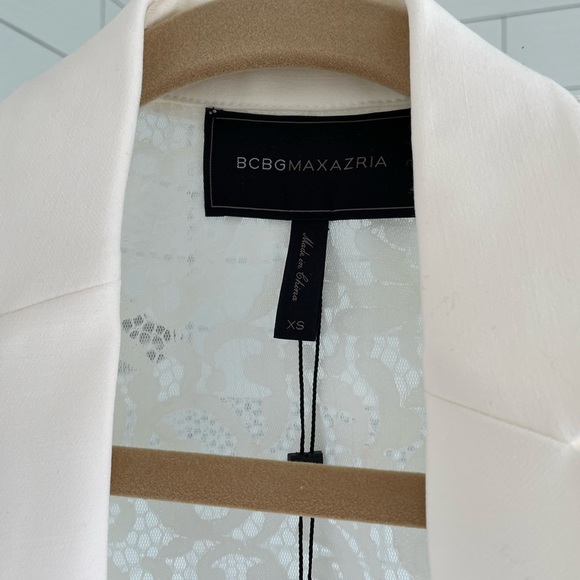 BCBG MaxAzria off white top with lace cut off sleeves. NWT. - Picture 5 of 8